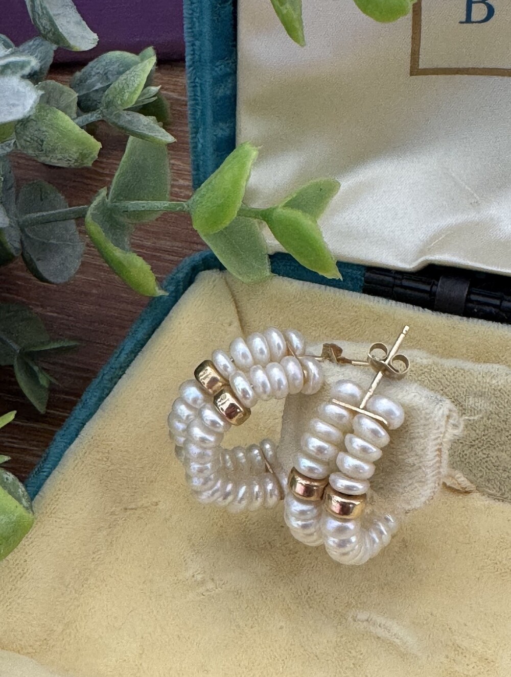 Gorgeous Vintage 14k Yellow Gold Double Genuine Pearl Hoops Earrings Stamped 585
